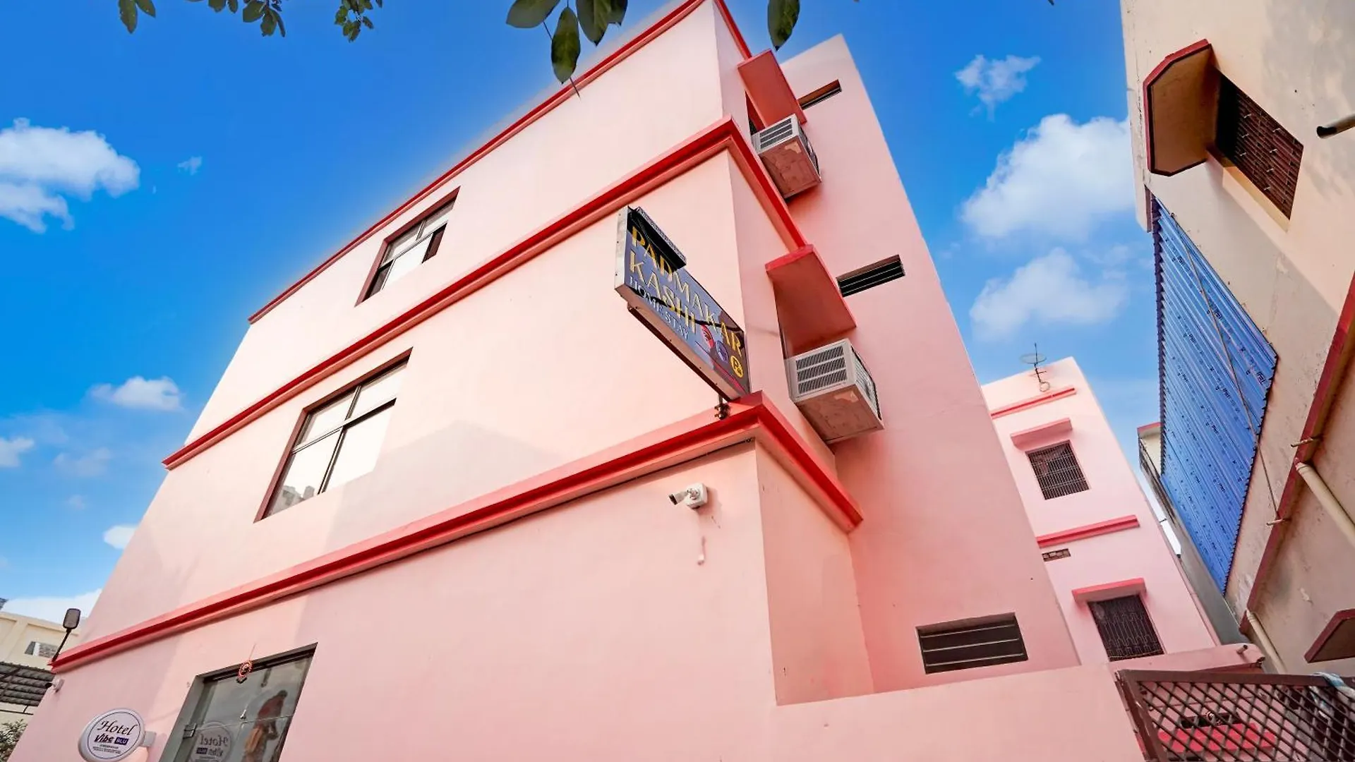 ***  Hotel Vibe Blu- Varanasi India