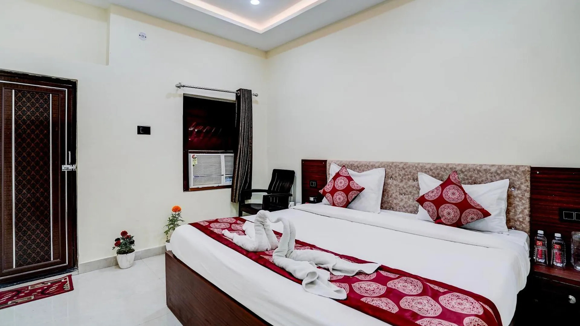 Hotel Vibe Blu- Varanasi